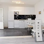Toni Apartment Bol