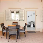 Toni Apartment Bol