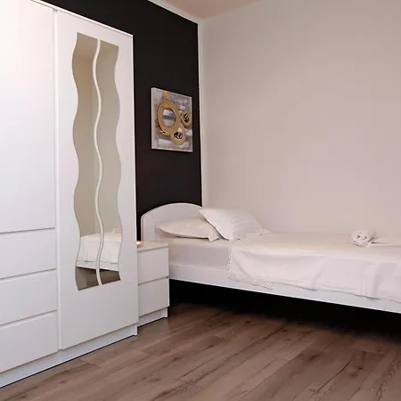 Apartment Toni Bol