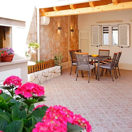 דירה Toni בול